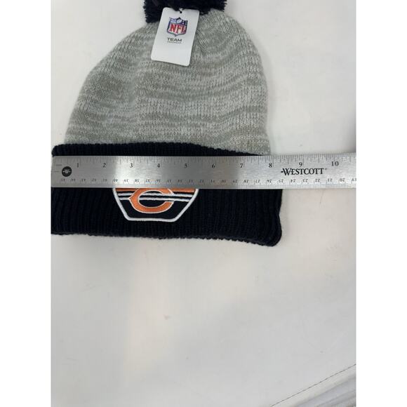 Chicago Bears Knit Beanie Hat NFL Team Apparel Winter Cap Pom Pom NWT - Picture 4 of 6